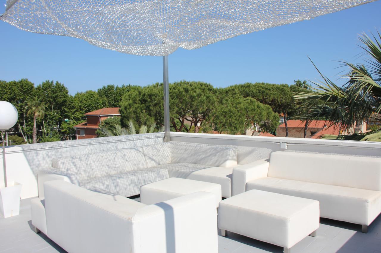 Apartamentos Caru Castelldefels Luaran gambar
