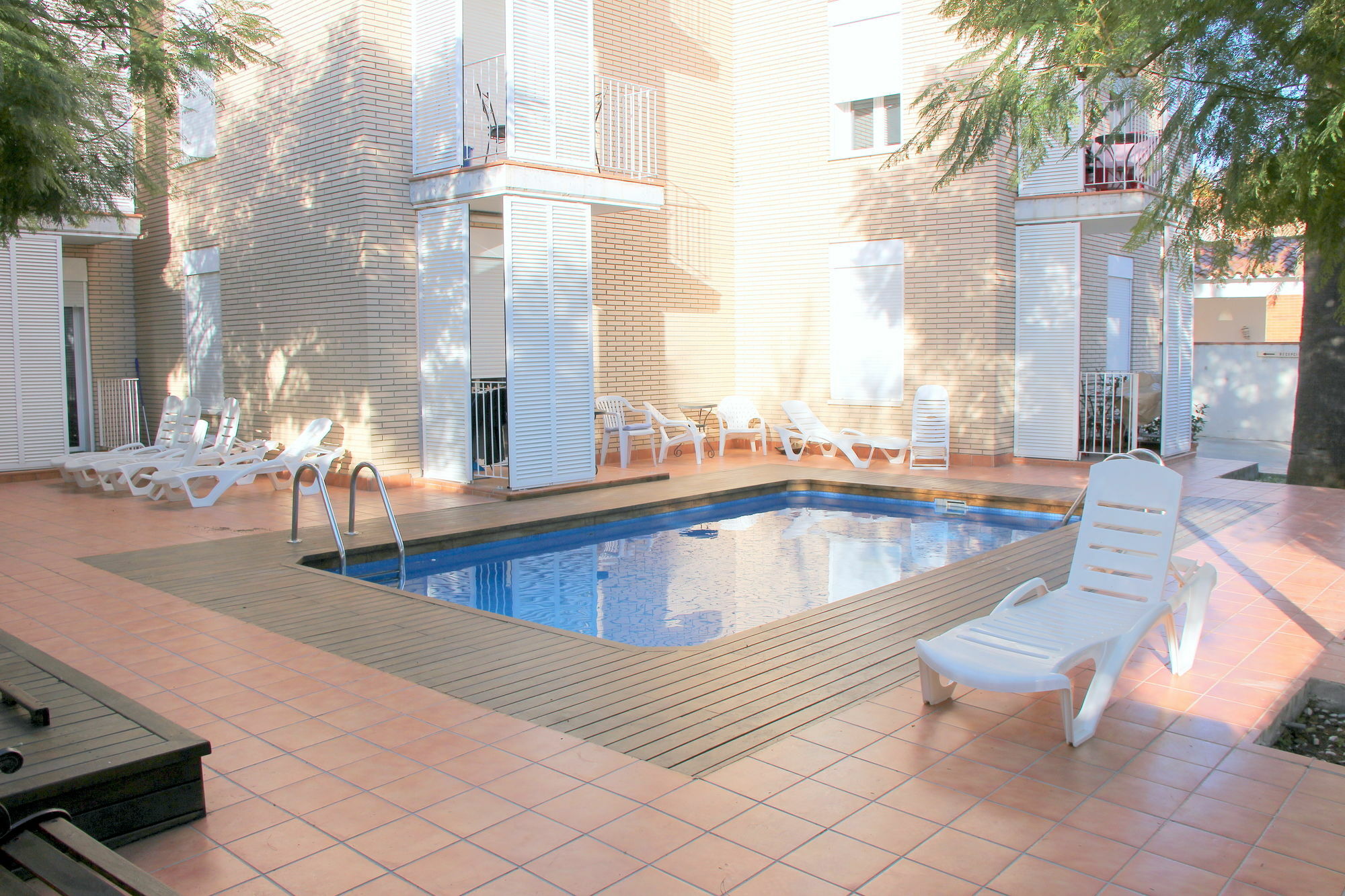 Apartamentos Caru Castelldefels Luaran gambar