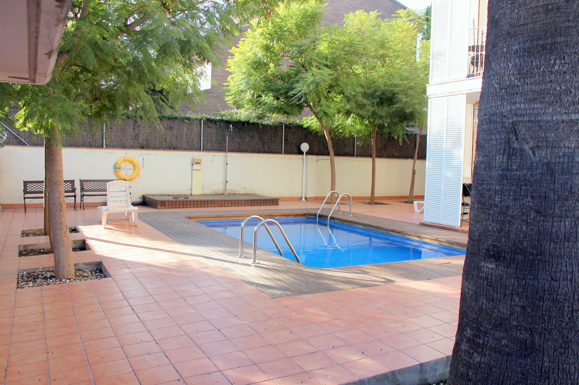 Apartamentos Caru Castelldefels Luaran gambar
