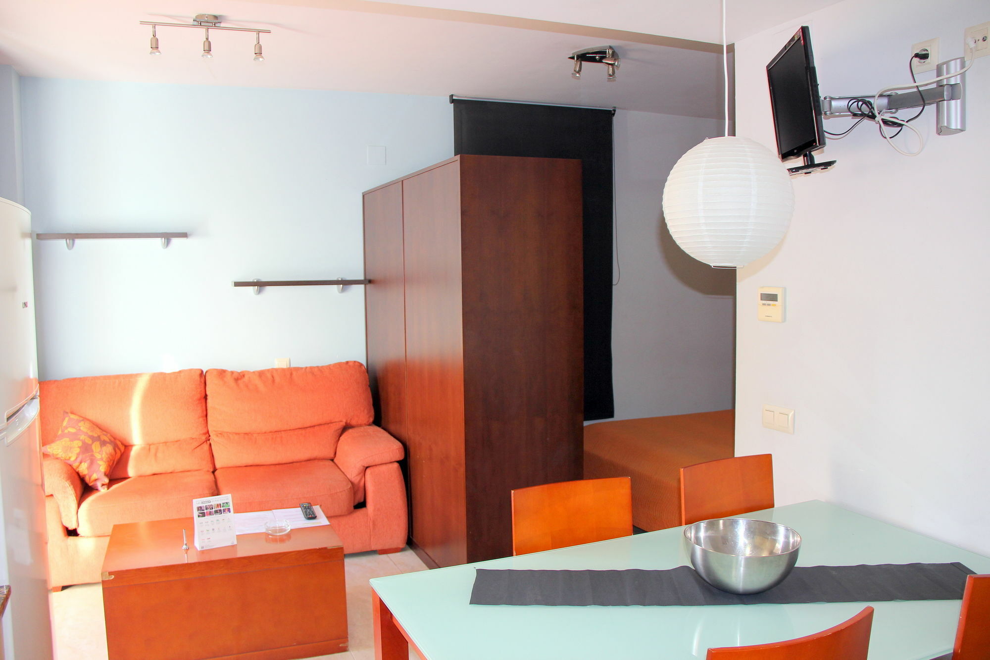 Apartamentos Caru Castelldefels Luaran gambar