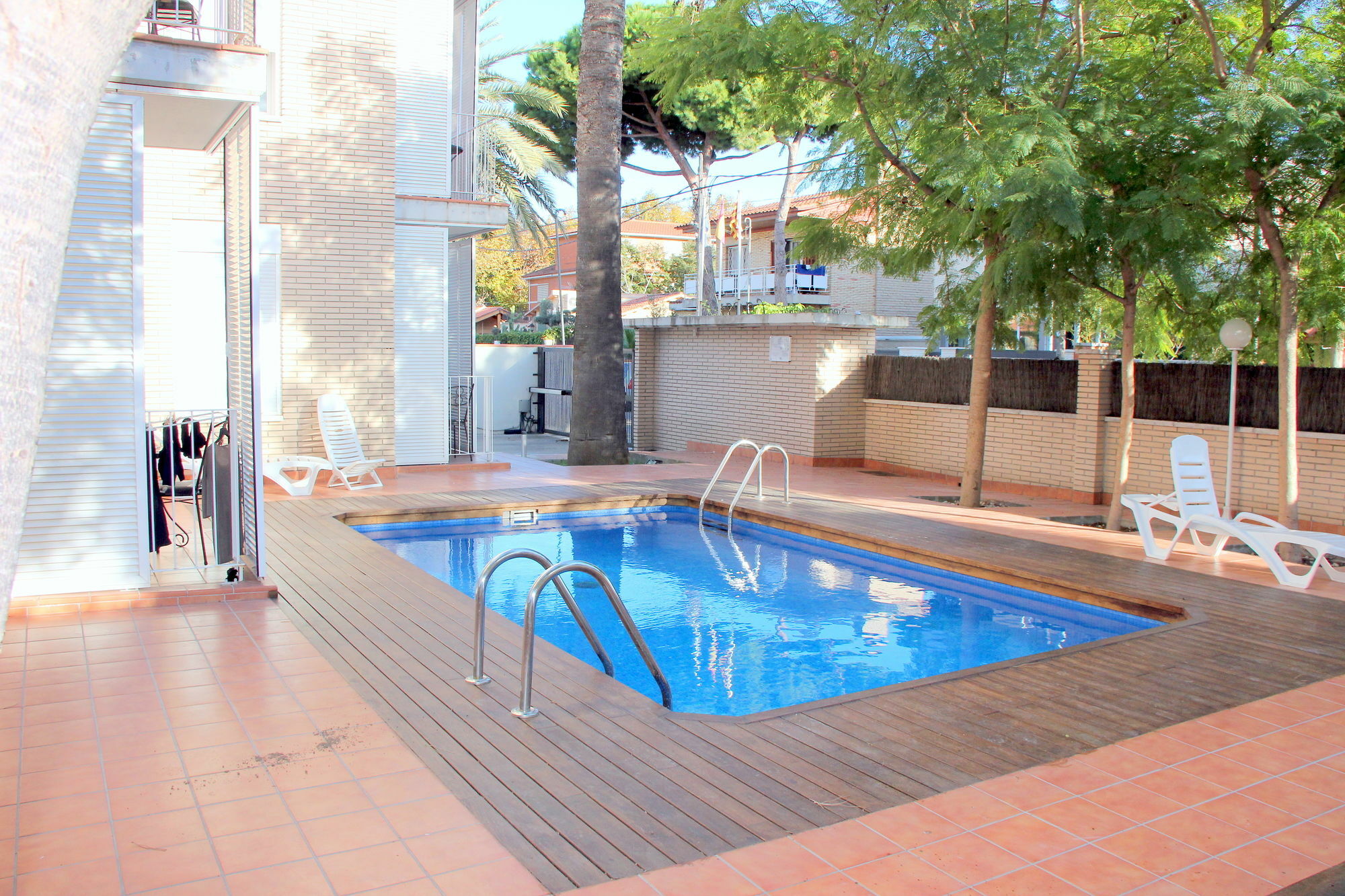 Apartamentos Caru Castelldefels Luaran gambar